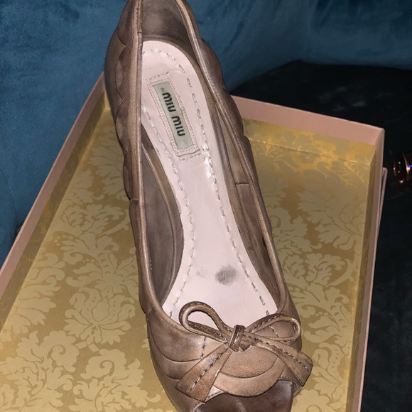 Miu Miu - Tan heels with Bow - Picture 3 of 5